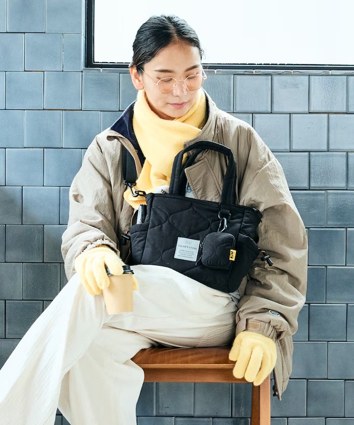 URBANOO |  KiU× FREAK' 客製化方形襯墊迷你手提包／圖 6